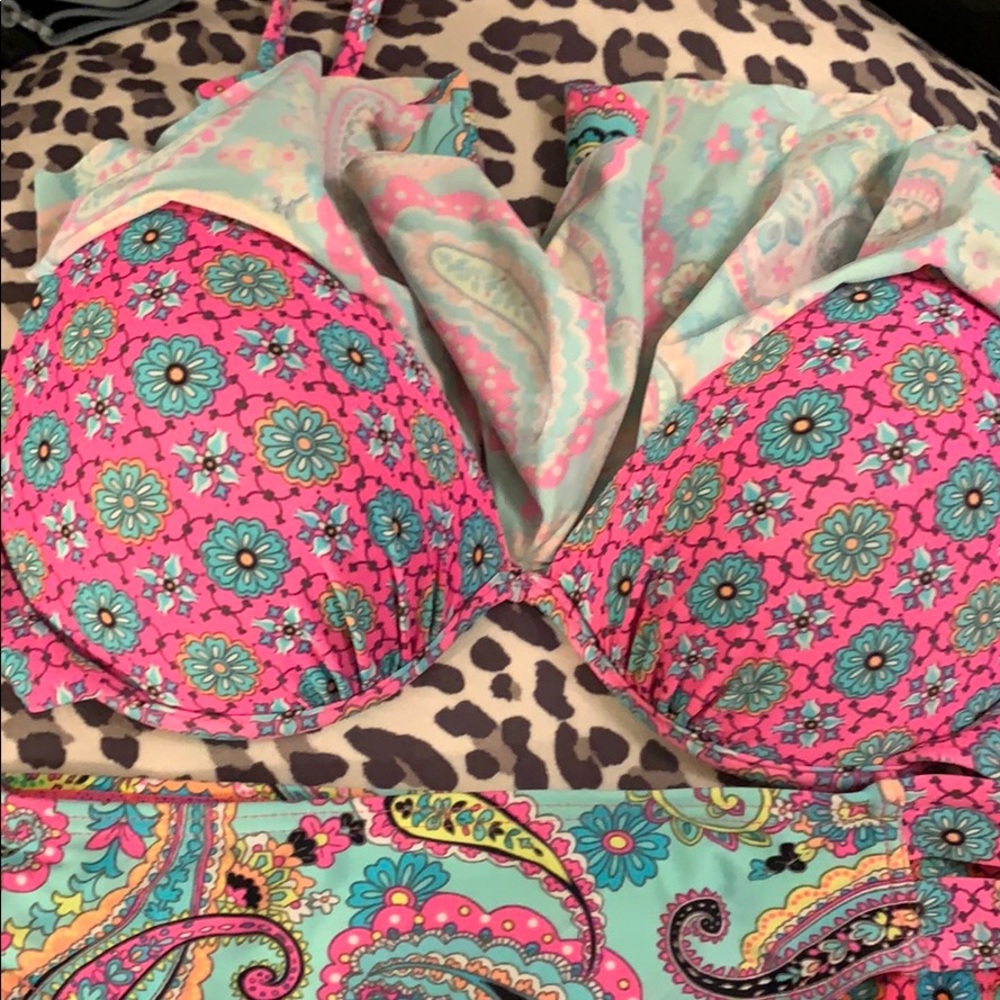 Bikini - Picture 3 of 6